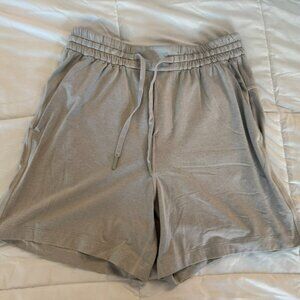 Soft Jersey Short 5” Lululemon Size Small Color Heathered Bone